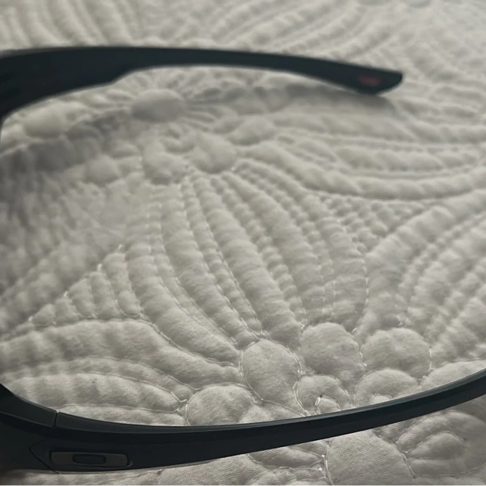 🕶️ Oakley Fives Squared Sunglasses – NEW IN BOX 🕶️
